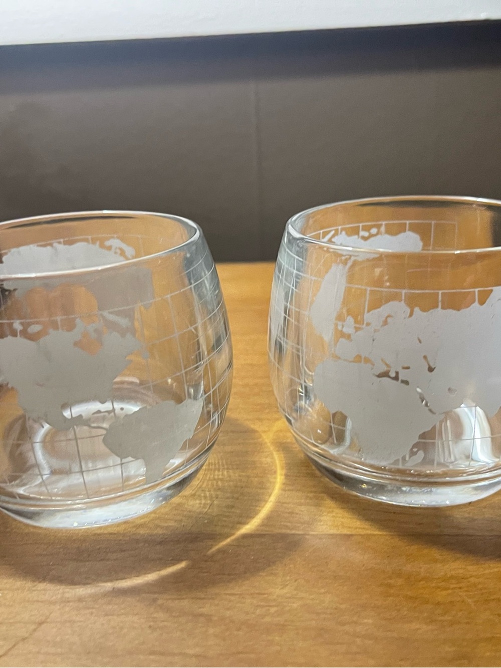 Vintage 70’sClear Etched Globe coffee cups. Set of 2